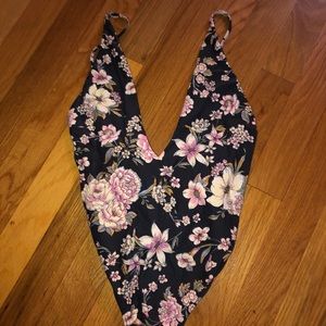 One piece women’s  billabong swimsuit